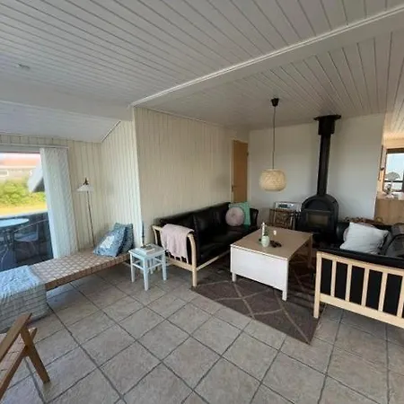 Hyggeligt Hus Med Braendeovn I Vejlby Klit Sj359 Feriehus Harboør