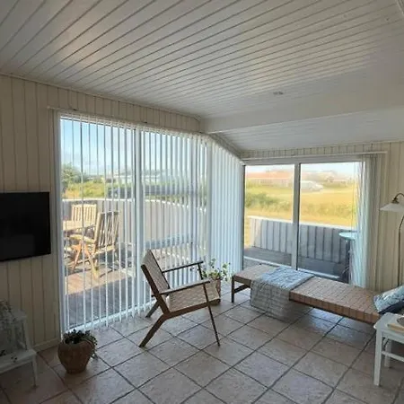 Hyggeligt Hus Med Braendeovn I Vejlby Klit Sj359