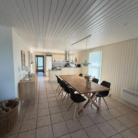 Hyggeligt Hus Med Braendeovn I Vejlby Klit Sj359 Feriehus *