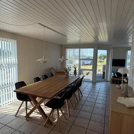 Feriehus Hyggeligt Hus Med Braendeovn I Vejlby Klit Sj359 *