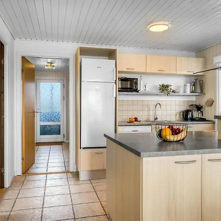Hyggeligt Hus Med Braendeovn I Vejlby Klit Sj359