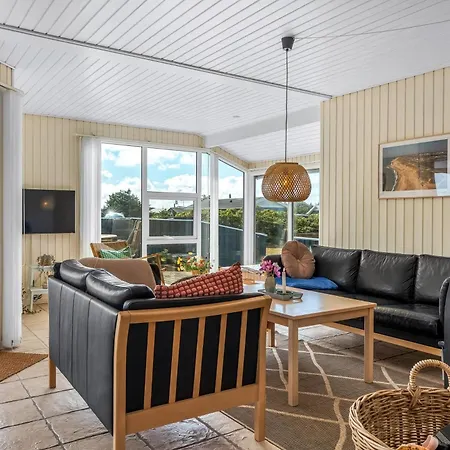 Hyggeligt Hus Med Braendeovn I Vejlby Klit Sj359 * Harboør