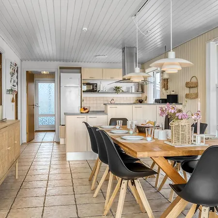 別荘 Hyggeligt Hus Med Braendeovn I Vejlby Klit Sj359 *