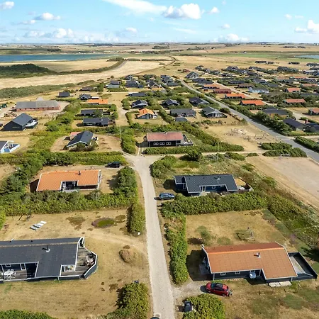 Hyggeligt Hus Med Braendeovn I Vejlby Klit Sj359 *